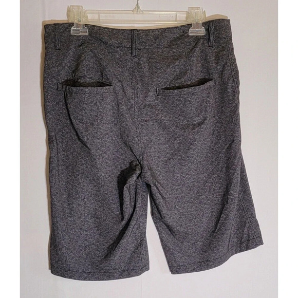 Distortion Men's Size 32 Gray Bermuda Performance Shorts - Picture 2 of 3